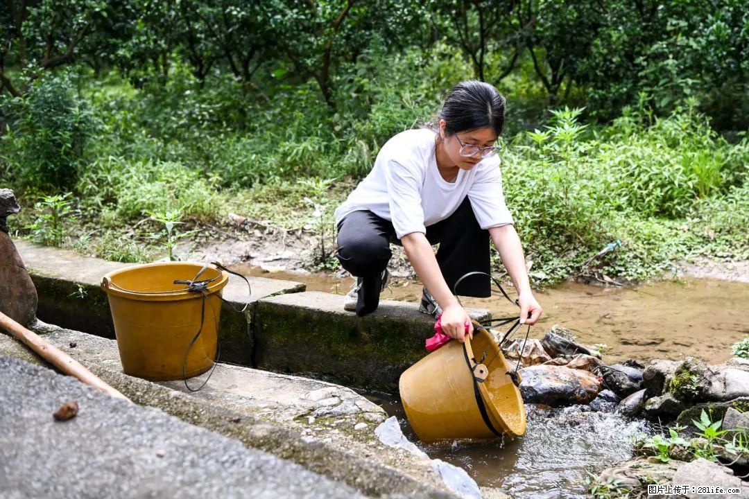 全网追的“扁担女孩”,找了一份暑假工,时薪12元 - 松原生活资讯 - 松原28生活网 songyuan.28life.com